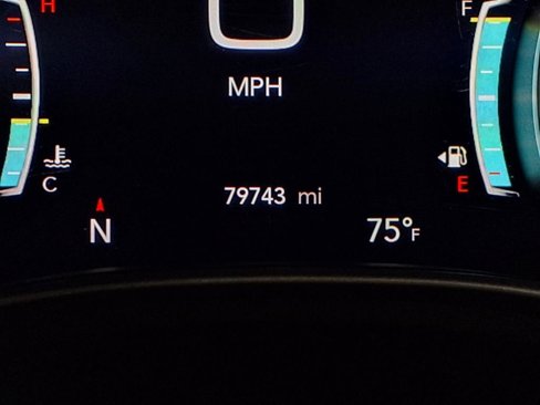 Used 2023 Chrysler Pacifica Touring-L image 30
