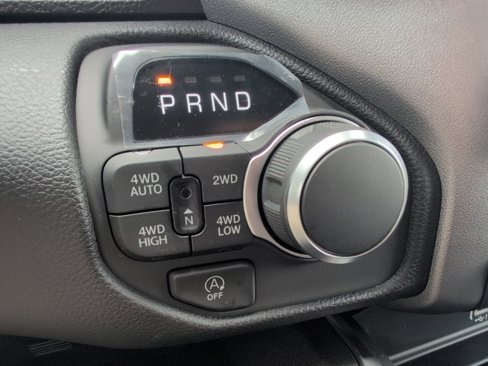 New 2025 RAM 1500 4x4 Crew Cab image 29