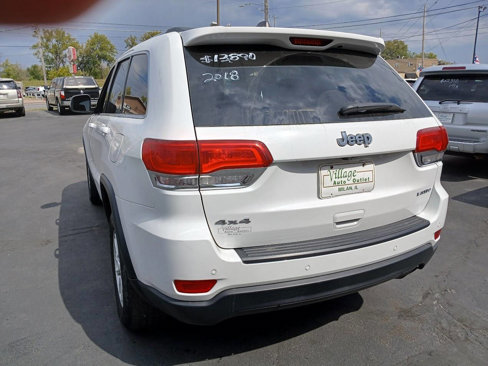 Used 2018 Jeep Grand Cherokee Laredo image 2