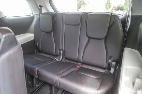 Certified 2024 Kia Carnival LX image 20
