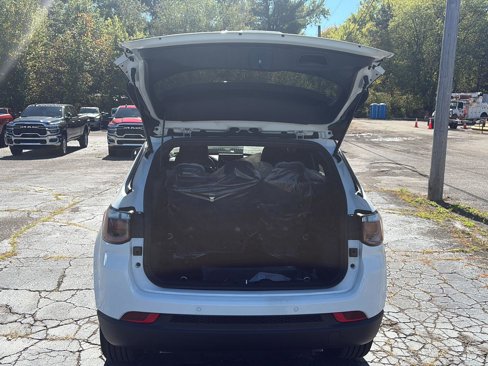 New 2026 Jeep Compass Limited image 9