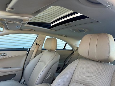 Used 2010 Mercedes-Benz CLS 550 w/ Premium I Pkg image 19