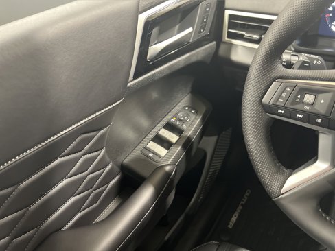 New 2025 Mitsubishi Outlander SEL image 22