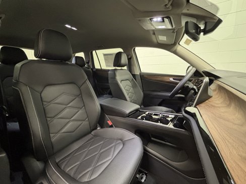New 2026 Volkswagen Atlas SE image 13