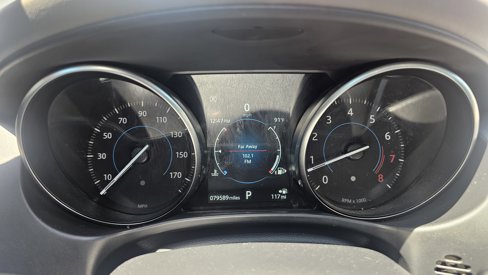 Used 2019 Jaguar XE image 39