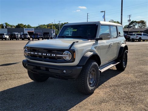 New 2025 Ford Bronco Outer Banks image 9