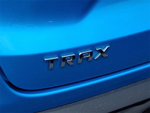 Used 2025 Chevrolet Trax ACTIV w/ Sunroof Package image 10
