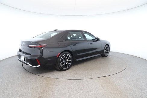 Used 2024 BMW 740i image 5