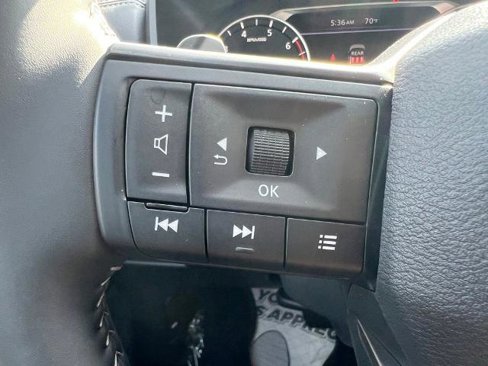 Certified 2025 Nissan Rogue SV image 22