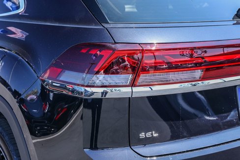 New 2025 Volkswagen Atlas Cross Sport SEL Premium R-Line image 10