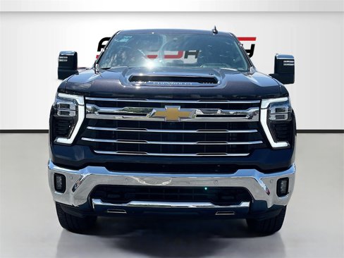 Used 2024 Chevrolet Silverado 3500 LTZ w/ LTZ Convenience Package image 2