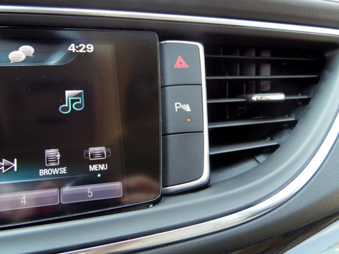 Used 2019 Buick Enclave Essence image 32
