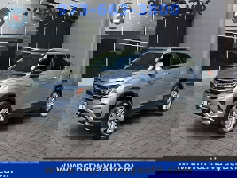 Used 2022 Volkswagen Atlas Cross Sport SE image 1