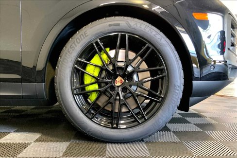 New 2025 Porsche Cayenne S image 11