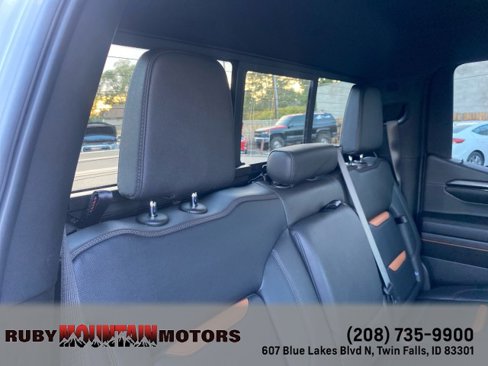 Used 2024 GMC Sierra 1500 AT4 w/ Technology Package image 19