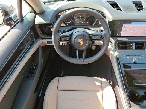 New 2025 Porsche Panamera 4 image 12