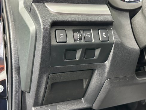 Used 2017 Subaru Forester 2.5i Premium image 24