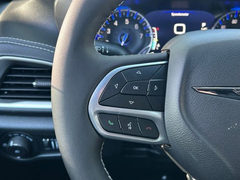 New 2025 Chrysler Pacifica Select image 35