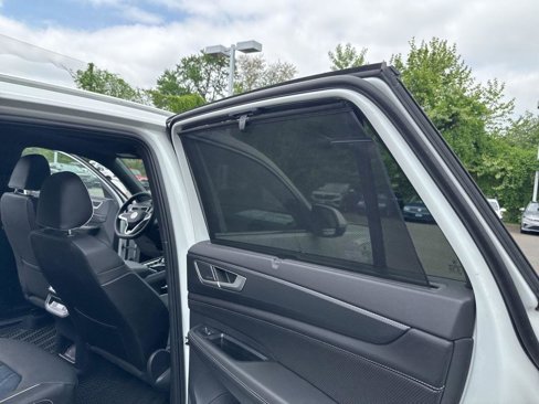 New 2025 Volkswagen Atlas Cross Sport SEL Premium R-Line image 32