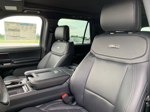 New 2025 Ford Expedition Platinum w/ Stealth Appearance Package image 11