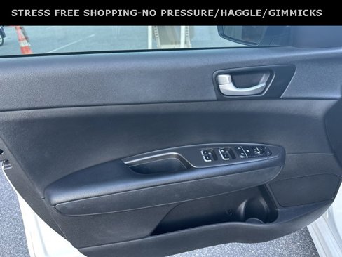 Used 2018 Kia Optima S image 6