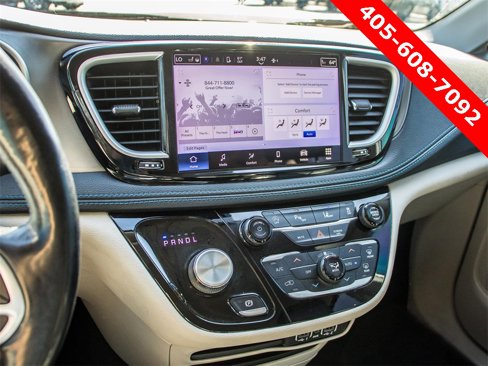 Used 2021 Chrysler Pacifica Touring-L image 26