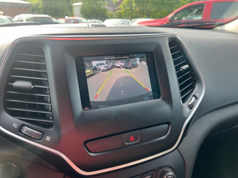 Used 2019 Jeep Cherokee Latitude w/ Popular Appearance Group image 11