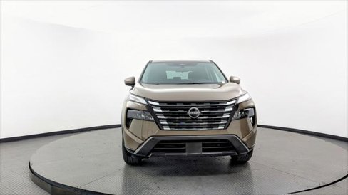 Used 2025 Nissan Rogue SV image 11