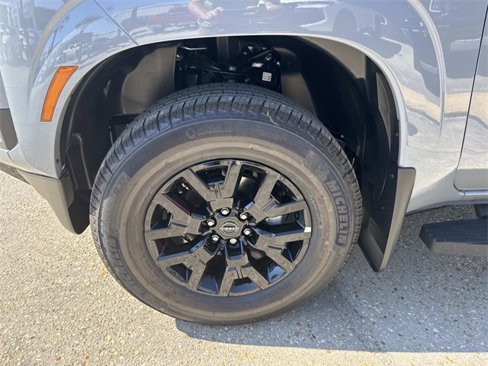 New 2026 Nissan Frontier SV image 3