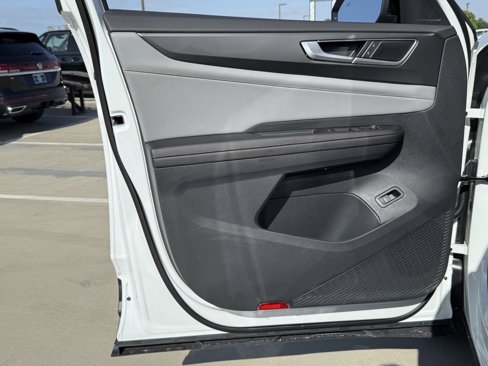 New 2025 Volkswagen Atlas Peak Edition SE image 15