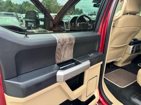 Used 2017 Ford F250 Lariat w/ Chrome Package image 13