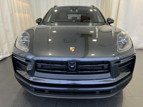 New 2026 Porsche Macan image 6