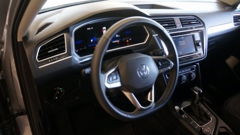 Used 2024 Volkswagen Tiguan S image 9