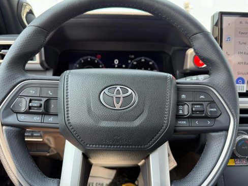 New 2025 Toyota 4Runner TRD Off-Road Premium image 32
