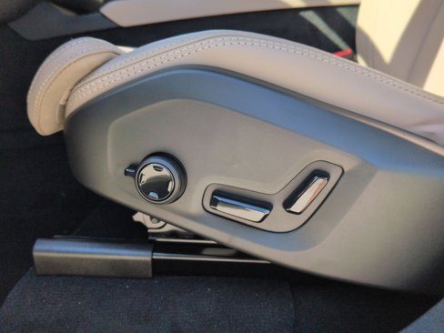 New 2026 Volvo XC90 B6 Ultra image 14