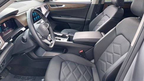 Used 2025 Volkswagen Atlas SE image 23