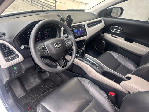 Used 2017 Honda HR-V EX image 9