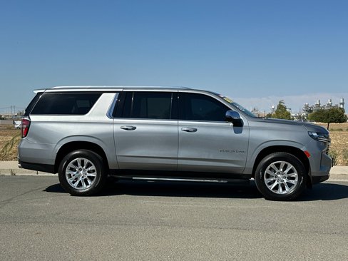 Used 2023 Chevrolet Suburban Premier image 3