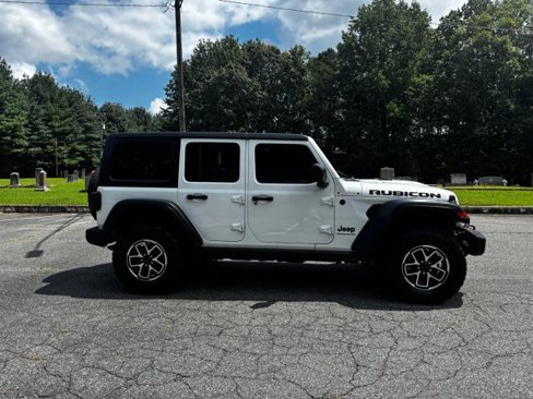 Used 2024 Jeep Wrangler Unlimited Rubicon image 4