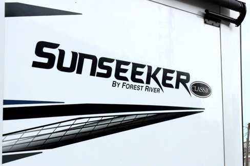 Used 2022 Ford E-450 and Econoline 450 Super Duty w/ Motorhome Prep Package image 24