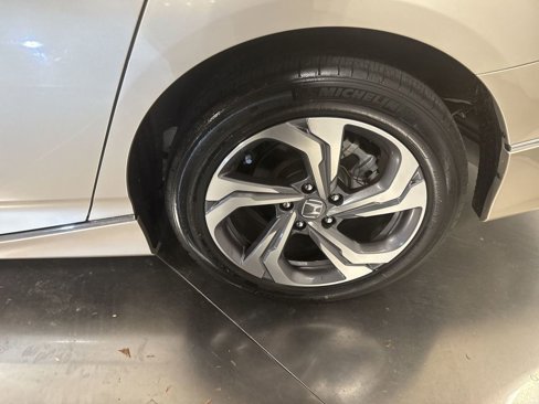 Used 2018 Honda Accord EX image 13