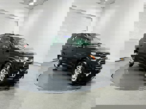 Used 2021 Chevrolet Traverse LT image 2