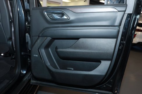 Used 2024 Chevrolet Suburban LT image 19