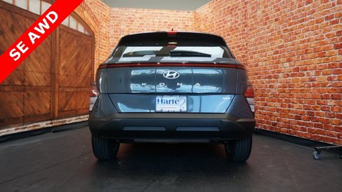 Used 2024 Hyundai Kona SE image 6