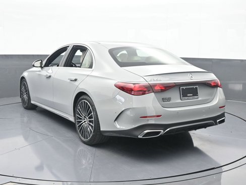 Used 2025 Mercedes-Benz E 350 Sedan image 4