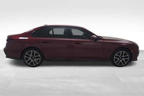 Certified 2023 BMW 740i image 10