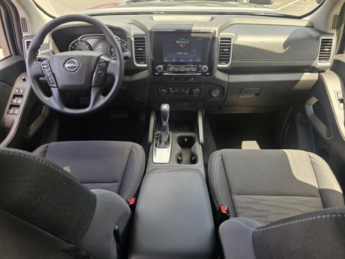 Used 2024 Nissan Frontier SV image 26