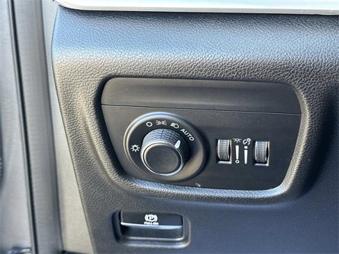 Certified 2023 Jeep Grand Cherokee L Laredo image 23