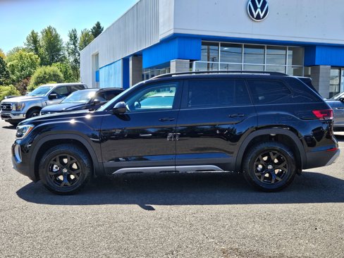 New 2025 Volkswagen Atlas Peak Edition SE image 2