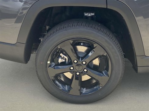 New 2025 Jeep Grand Cherokee L Altitude image 8